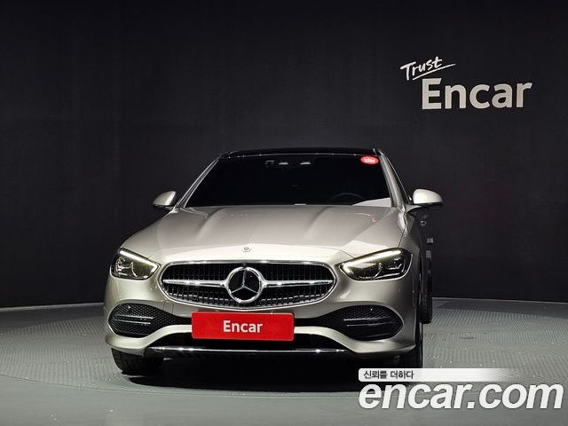 Mercedes-Benz C-Class 2023 — фото 3