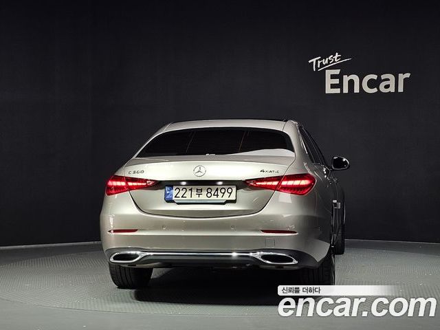 Mercedes-Benz C-Class 2023 — фото 4
