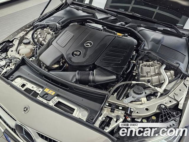 Mercedes-Benz C-Class 2023 — фото 6