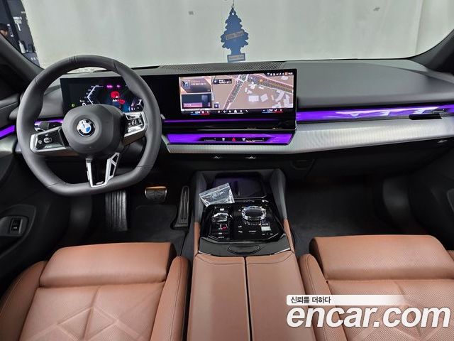 BMW 5 Series 2025 — фото 10
