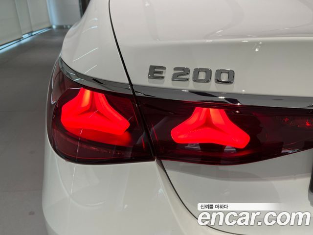 Mercedes-Benz E-Class 2026 — фото 10