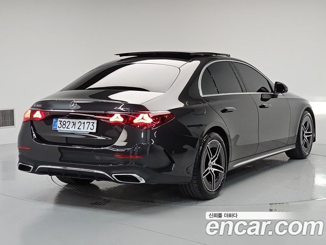 Mercedes-Benz E-Class 2025 — фото 3