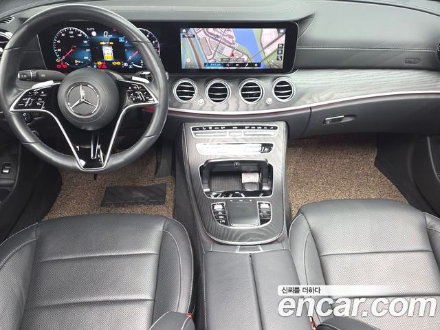 Mercedes-Benz E-Class 2023 — фото 10