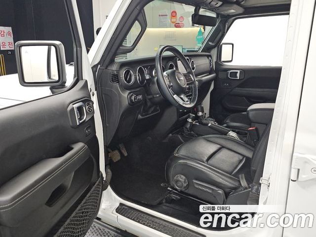 Jeep Wrangler 2022 — фото 10
