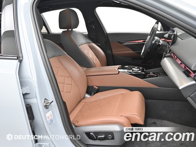 BMW 5 Series 2024 — фото 10