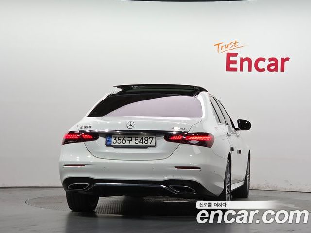 Mercedes-Benz E-Class 2022 — фото 4