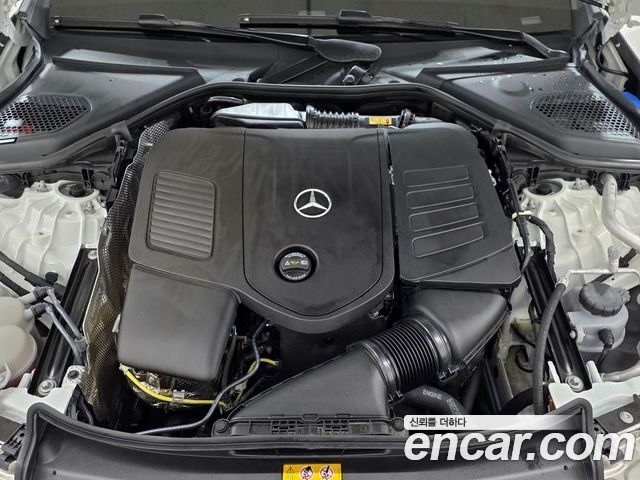Mercedes-Benz E-Class 2025 — фото 6