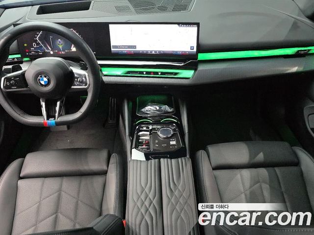 BMW 5 Series 2025 — фото 10
