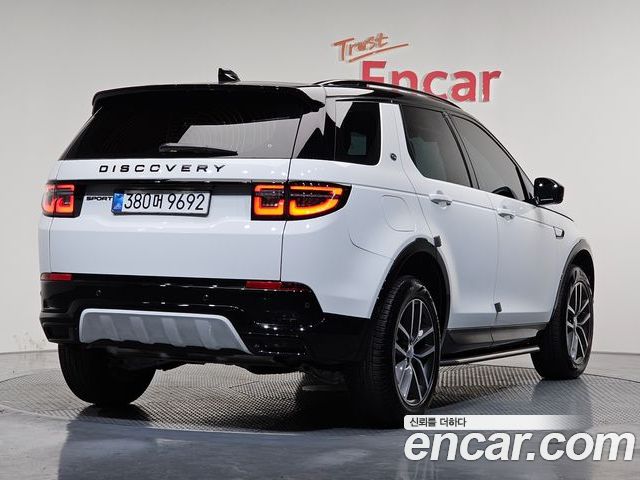 Land Rover Discovery Sport 2025 — фото 2