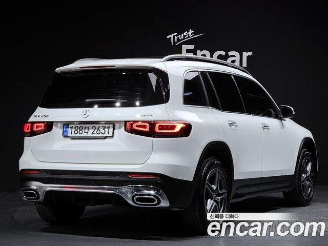 Mercedes-Benz GLB 2022 — фото 2