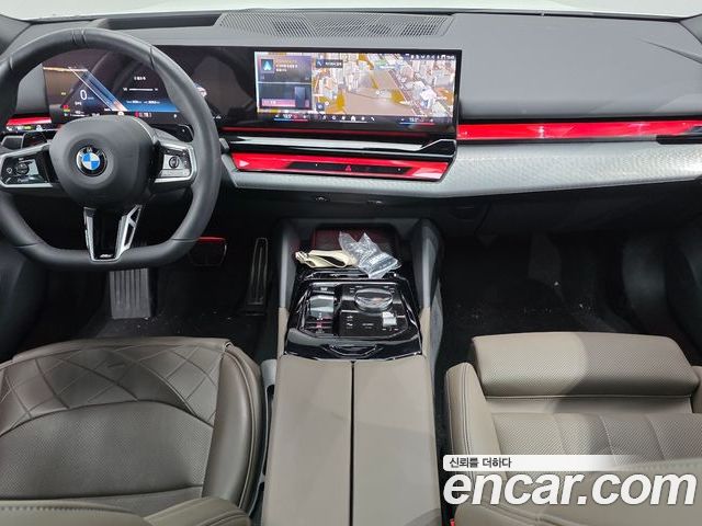 BMW 5 Series 2025 — фото 10