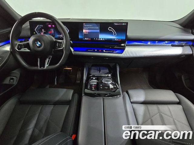 BMW 5 Series 2025 — фото 10