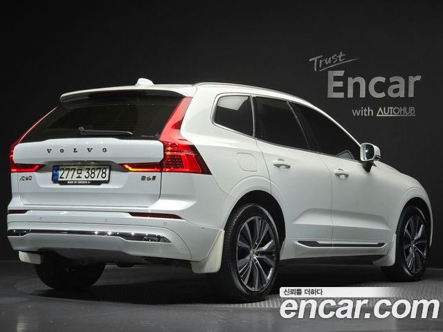 Volvo XC60 2022 — фото 2