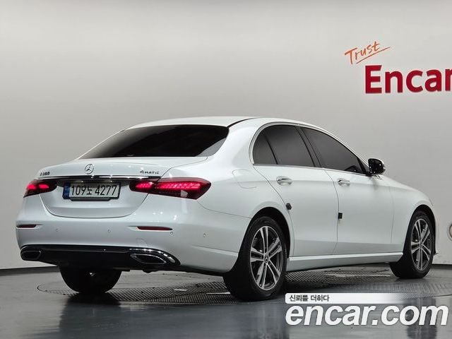 Mercedes-Benz E-Class 2022 — фото 2