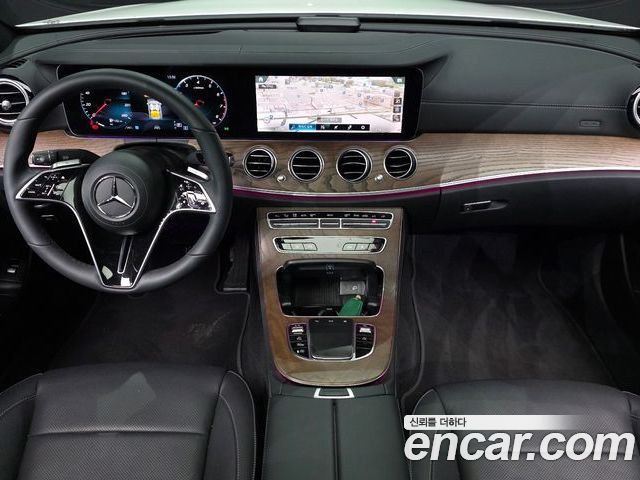 Mercedes-Benz E-Class 2023 — фото 10