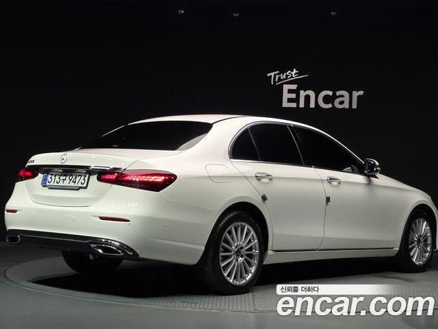 Mercedes-Benz E-Class 2023 — фото 2