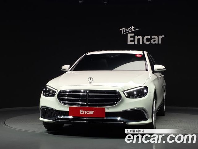 Mercedes-Benz E-Class 2023 — фото 3