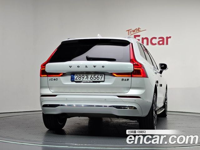 Volvo XC60 2023 — фото 4