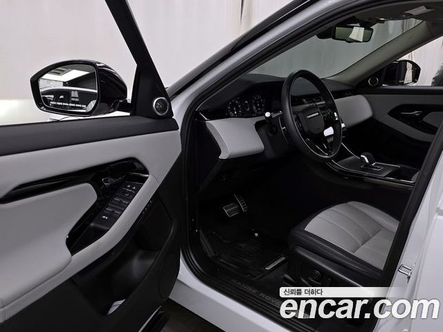Land Rover Range Rover Evoque 2024 — фото 10