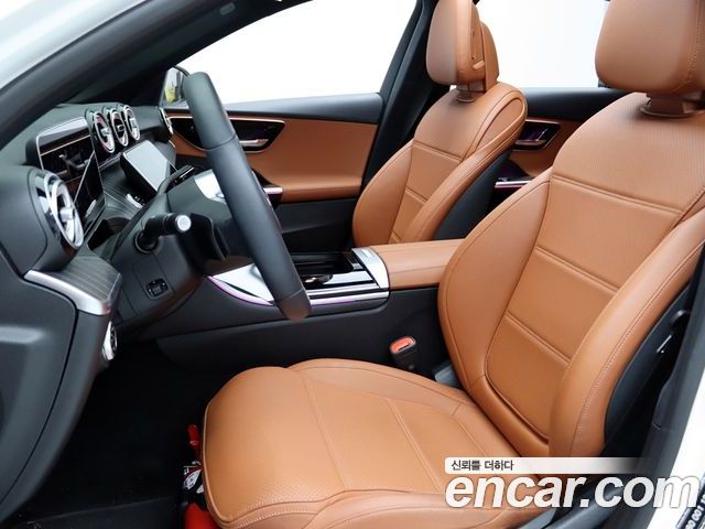 Mercedes-Benz C-Class 2025 — фото 6