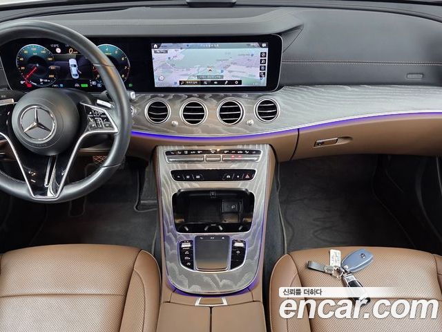 Mercedes-Benz E-Class 2023 — фото 10