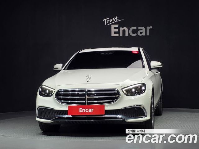 Mercedes-Benz E-Class 2023 — фото 3