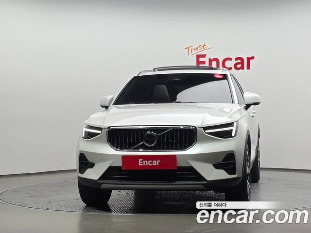 Volvo XC40 2024 — фото 3