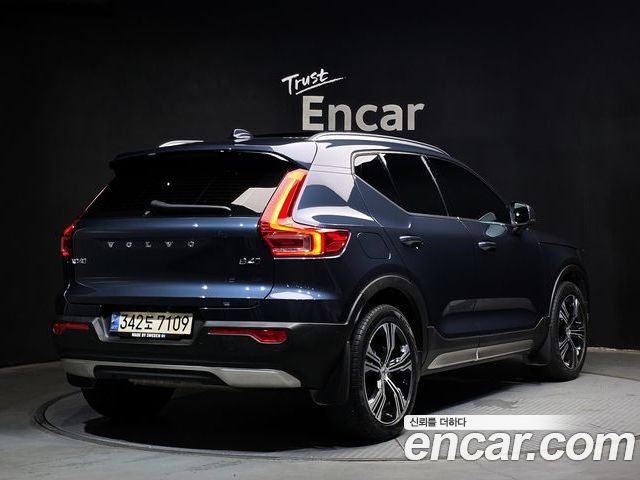 Volvo XC40 2022 — фото 2