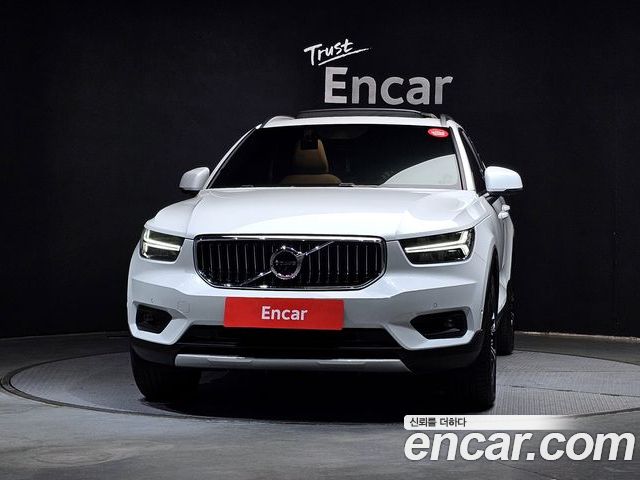 Volvo XC40 2022 — фото 3