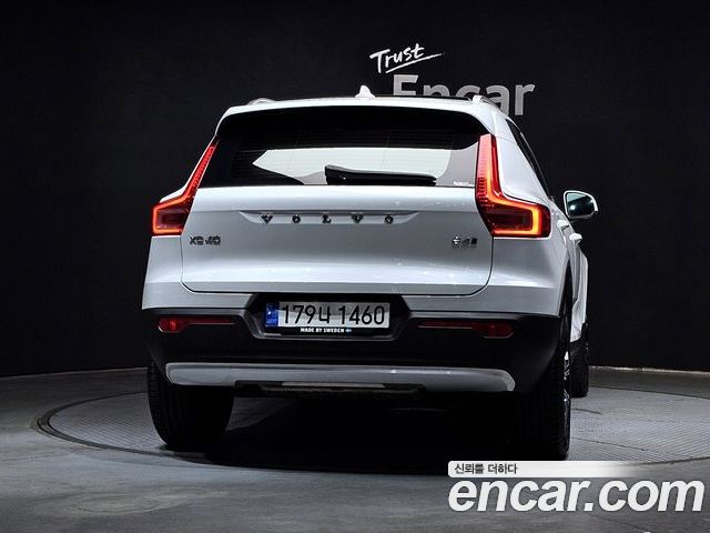 Volvo XC40 2022 — фото 4