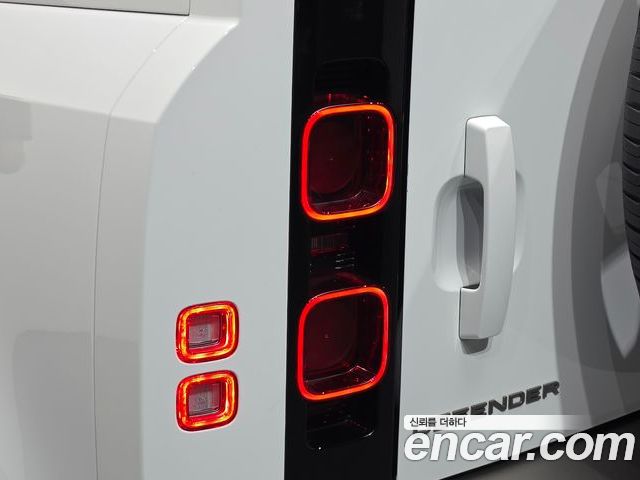 Land Rover Defender 2025 — фото 9