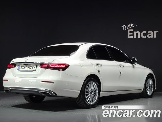 Mercedes-Benz E-Class 2023 — фото 2