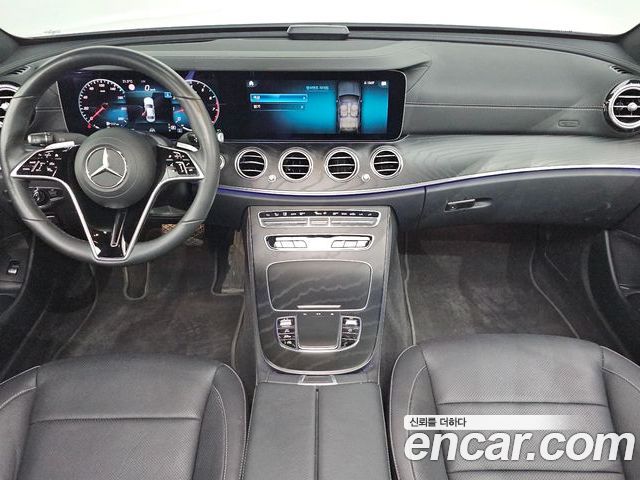 Mercedes-Benz E-Class 2023 — фото 10
