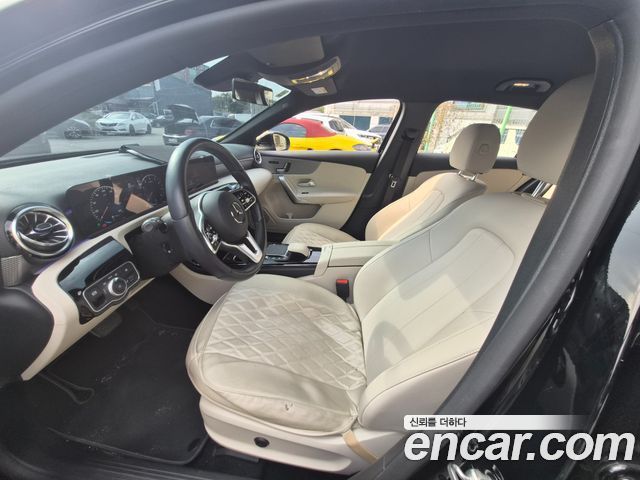 Mercedes-Benz A-Class 2023 — фото 6