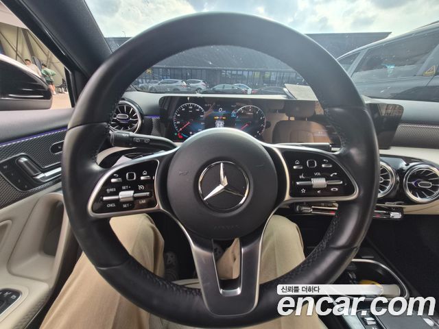 Mercedes-Benz A-Class 2023 — фото 7