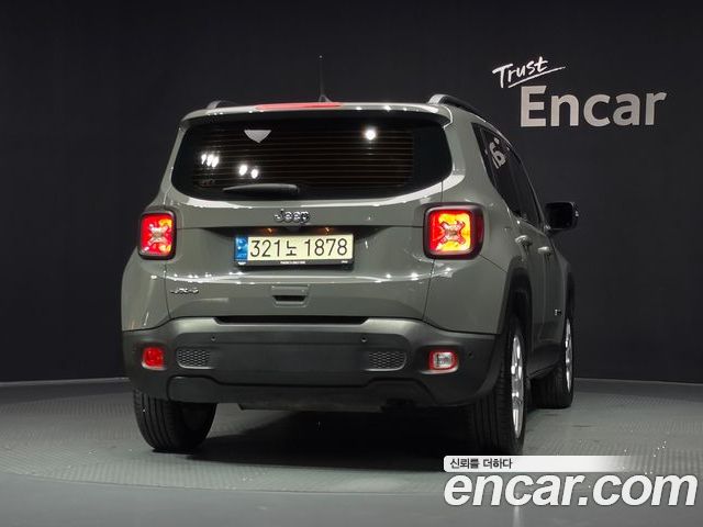 Jeep Renegade 2022 — фото 4