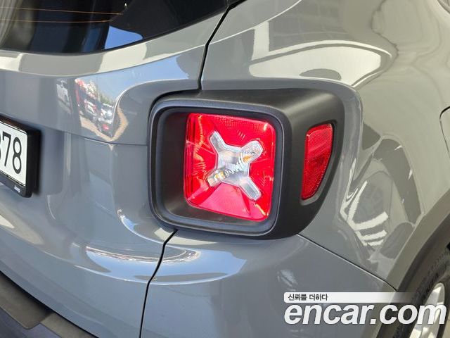 Jeep Renegade 2022 — фото 9
