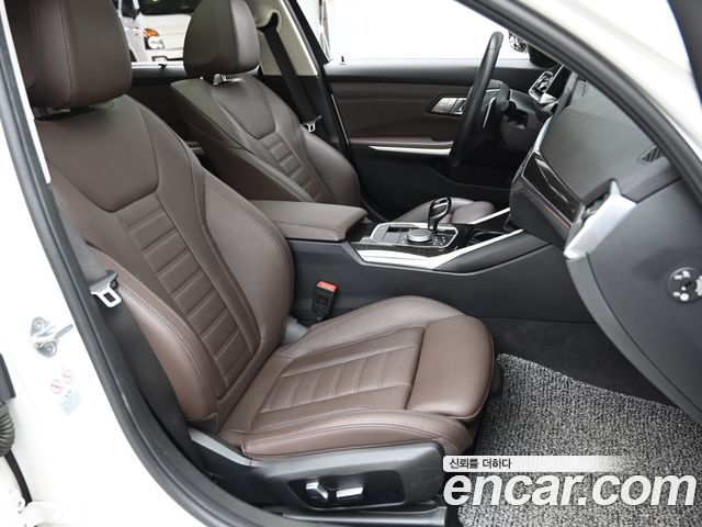 BMW 3 Series 2022 — фото 10