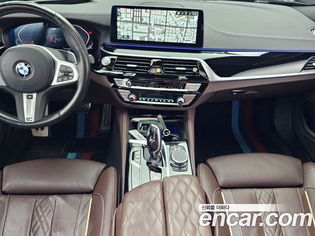 BMW 5 Series 2023 — фото 10