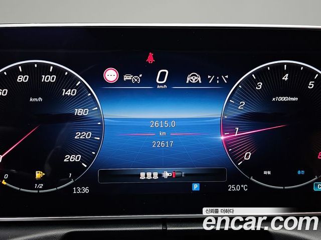 Mercedes-Benz C-Class 2023 — фото 8