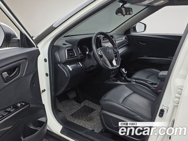 SsangYong Tivoli 2023 — фото 10