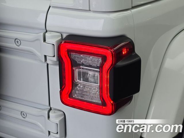 Jeep Wrangler 2022 — фото 9