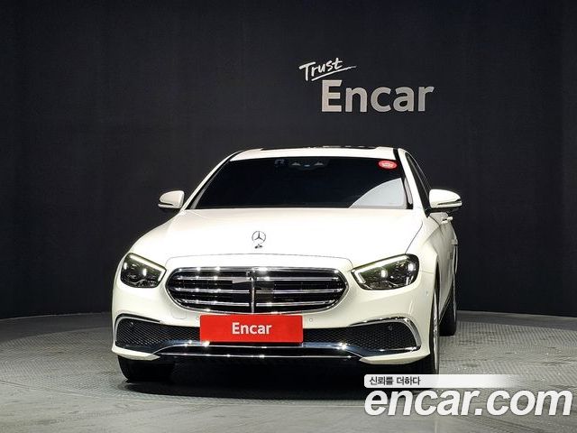 Mercedes-Benz E-Class 2023 — фото 3