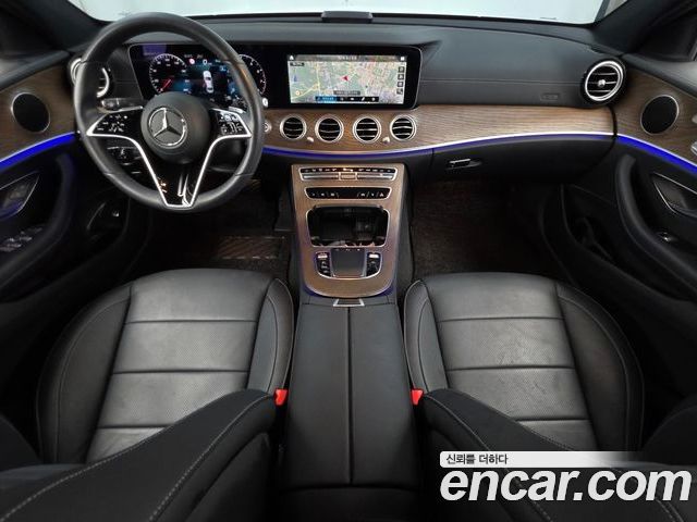 Mercedes-Benz E-Class 2023 — фото 7