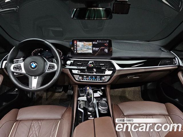 BMW 5 Series 2022 — фото 10