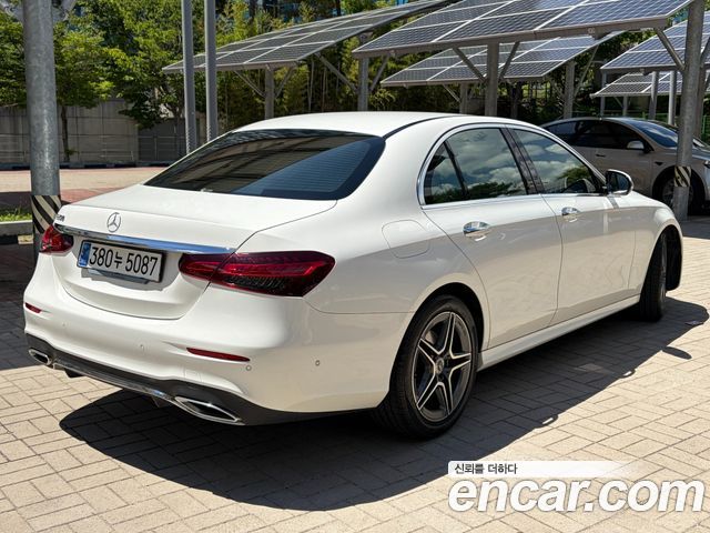 Mercedes-Benz E-Class 2023 — фото 6