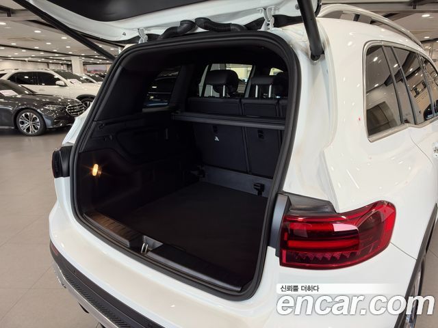 Mercedes-Benz GLB 2025 — фото 10