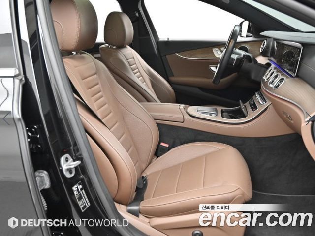 Mercedes-Benz E-Class 2022 — фото 10