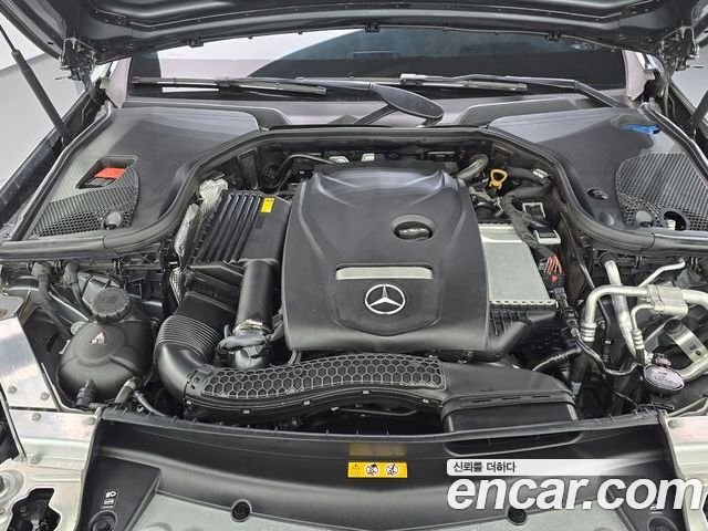 Mercedes-Benz E-Class 2023 — фото 6