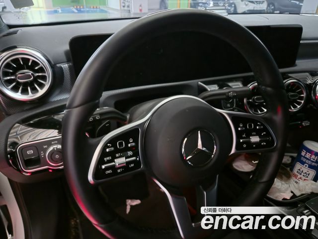 Mercedes-Benz A-Class 2023 — фото 6